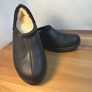 LL Bean Womens Anthracite Leather Suede Trim Clog Fur Lining Sz 8M Comfort Shoes